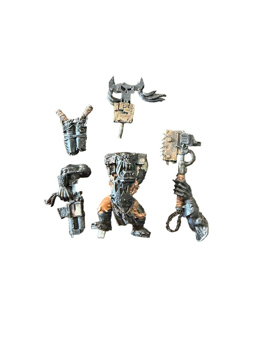 Warhammer 40K Ork Warboss with Big Choppa