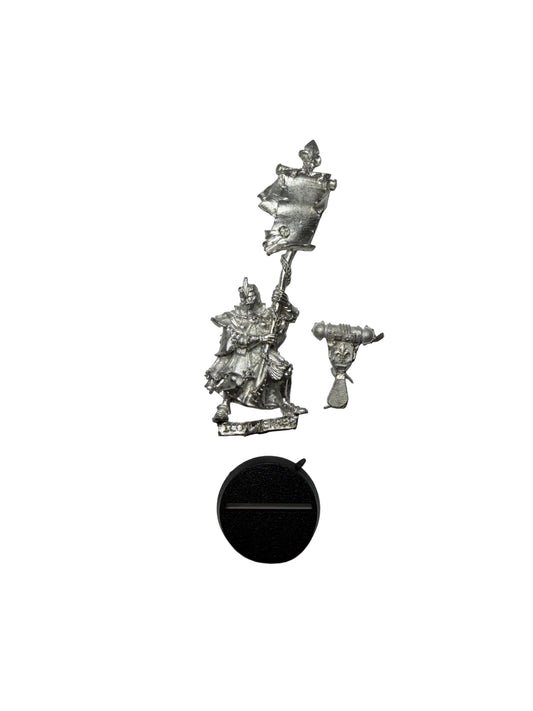 Warhammer 40K Adepta Sororitas Sisters of Battle Battle Sister with Blessed Banner