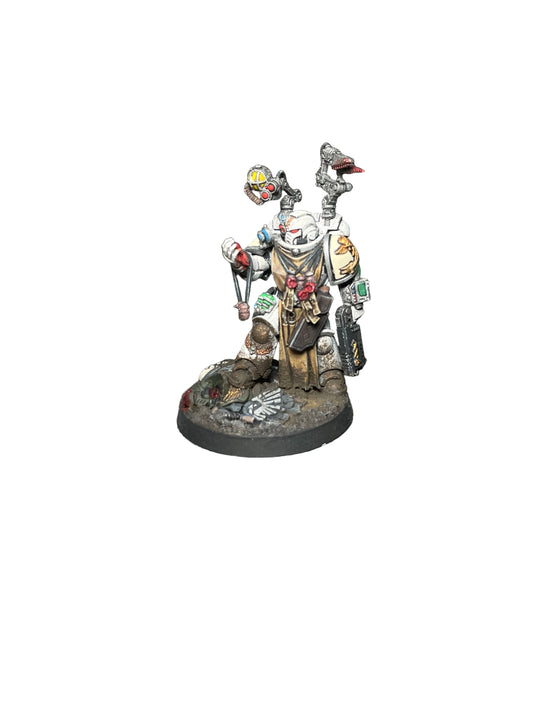 Warhammer 40K Space Marines Primaris Apothecary
