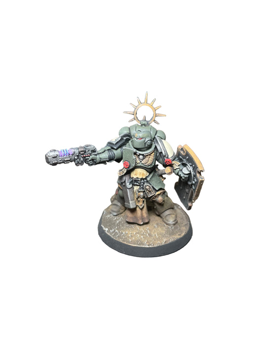 Warhammer 40K Space Marine Lieutenant with Storm Shield