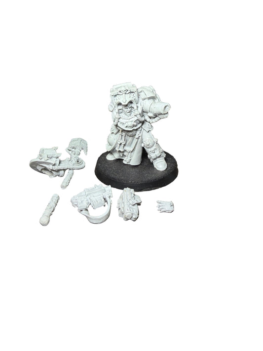Warhammer 40K Space Marine Librarian in Terminator Armour Finecast