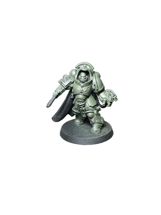 Warhammer 40K Space Marines Primaris Captain in Gravis Armour