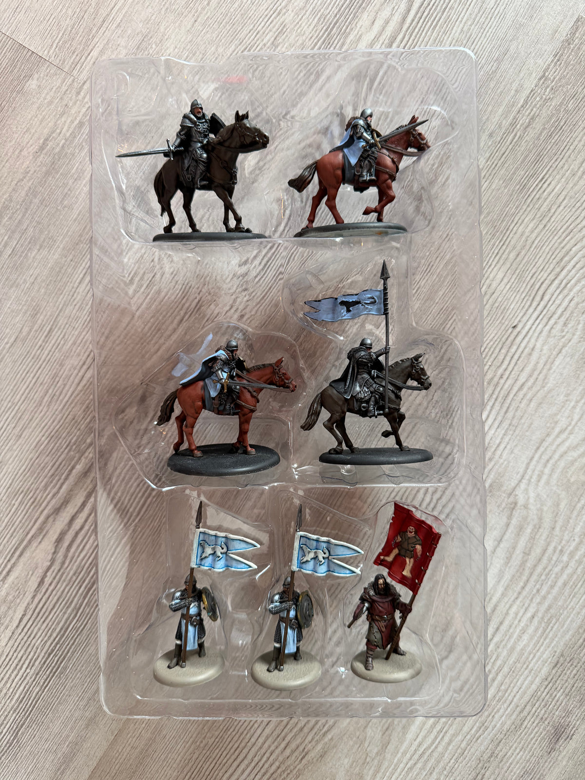 CMON A Song of Ice and Fire Miniatures Game Stark vs Lannister Starter Set